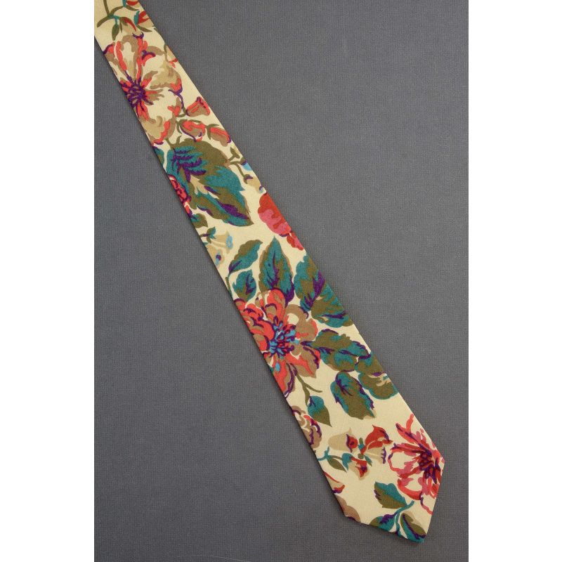 Flowers Amid Leaves - Beige Wool Necktie