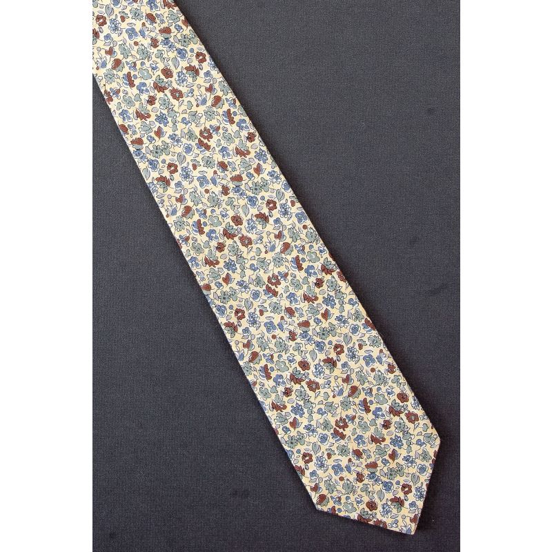 Flowers & Leaves Turn Gray & Brown - Necktie