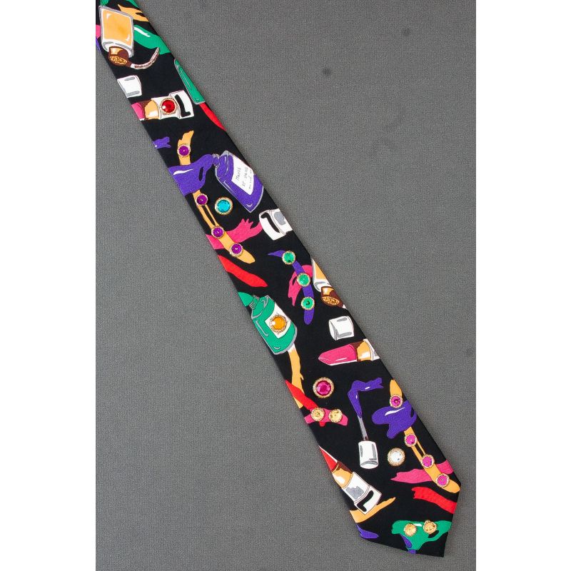 Nail Polish & Lipstick & Attached Sparkles Tie