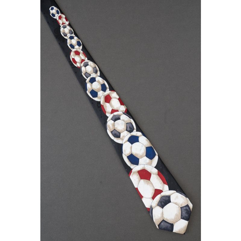 12 Soccer Balls Get Larger - Sports Necktie