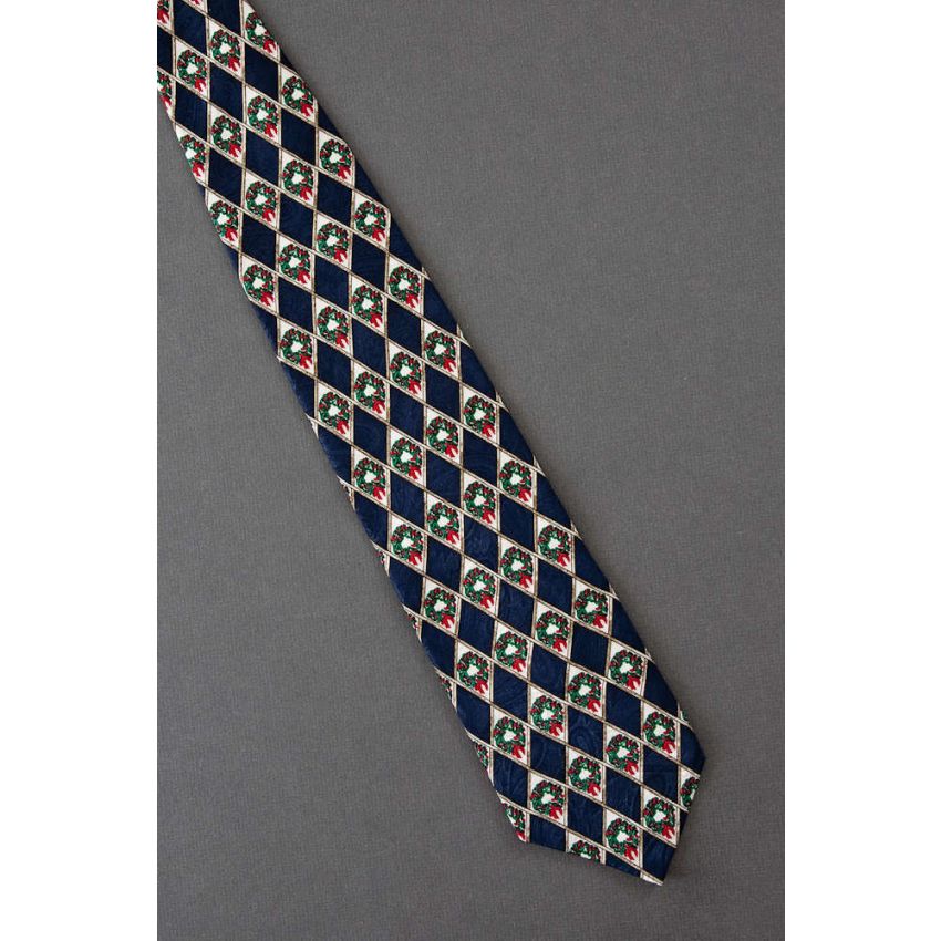 Decorated Wreaths In Diamond Pattern - Tie