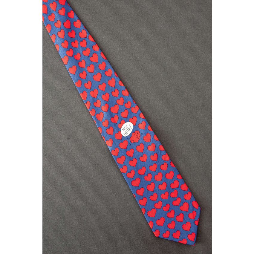 Not Here! Fun Ian Heath Hearts Hugging Necktie